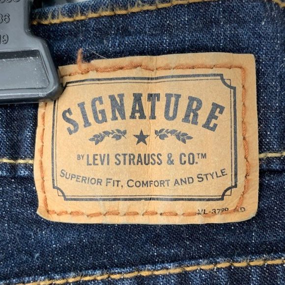 Womens Levis Signature Bootcut Dark Wash Size 12L Tall 2723 Lightweight Stretch - Picture 9 of 9